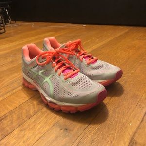 Women’s 9.5 ASICS Kayano 22 running shoe